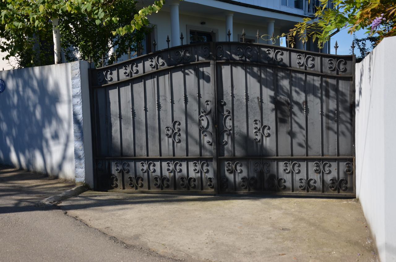 Tj Guest House Makhinjauri Exterior foto